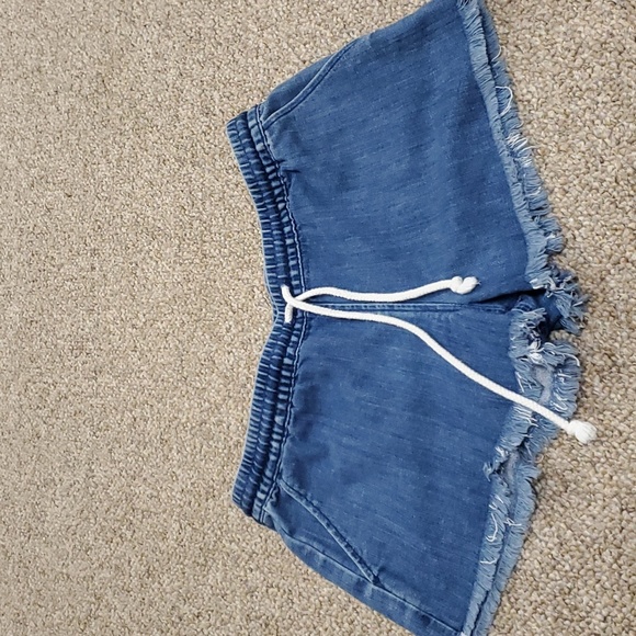 Aerie Blue Jean Shorts Size Small - Picture 1 of 7